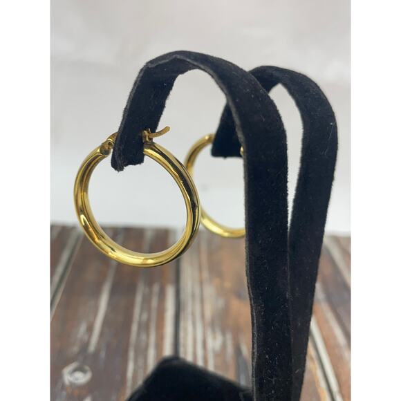 Women's Gold Tone Earrings Quality Beautiful - Picture 6 of 6